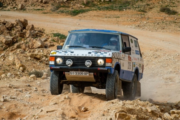 Śladami Génestiera i Metge’a. Range Rovery Classic na mecie rajdu Dakar 2021